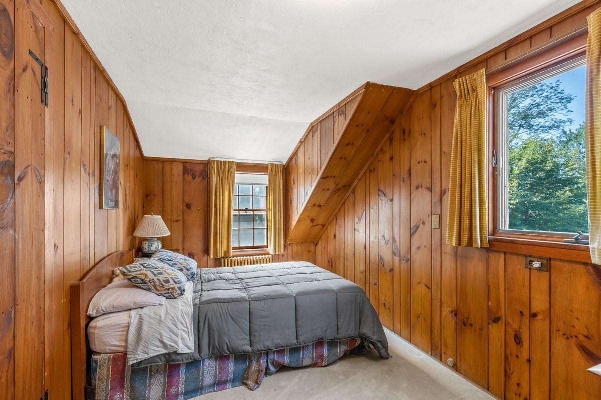 11 Cedar Lane
