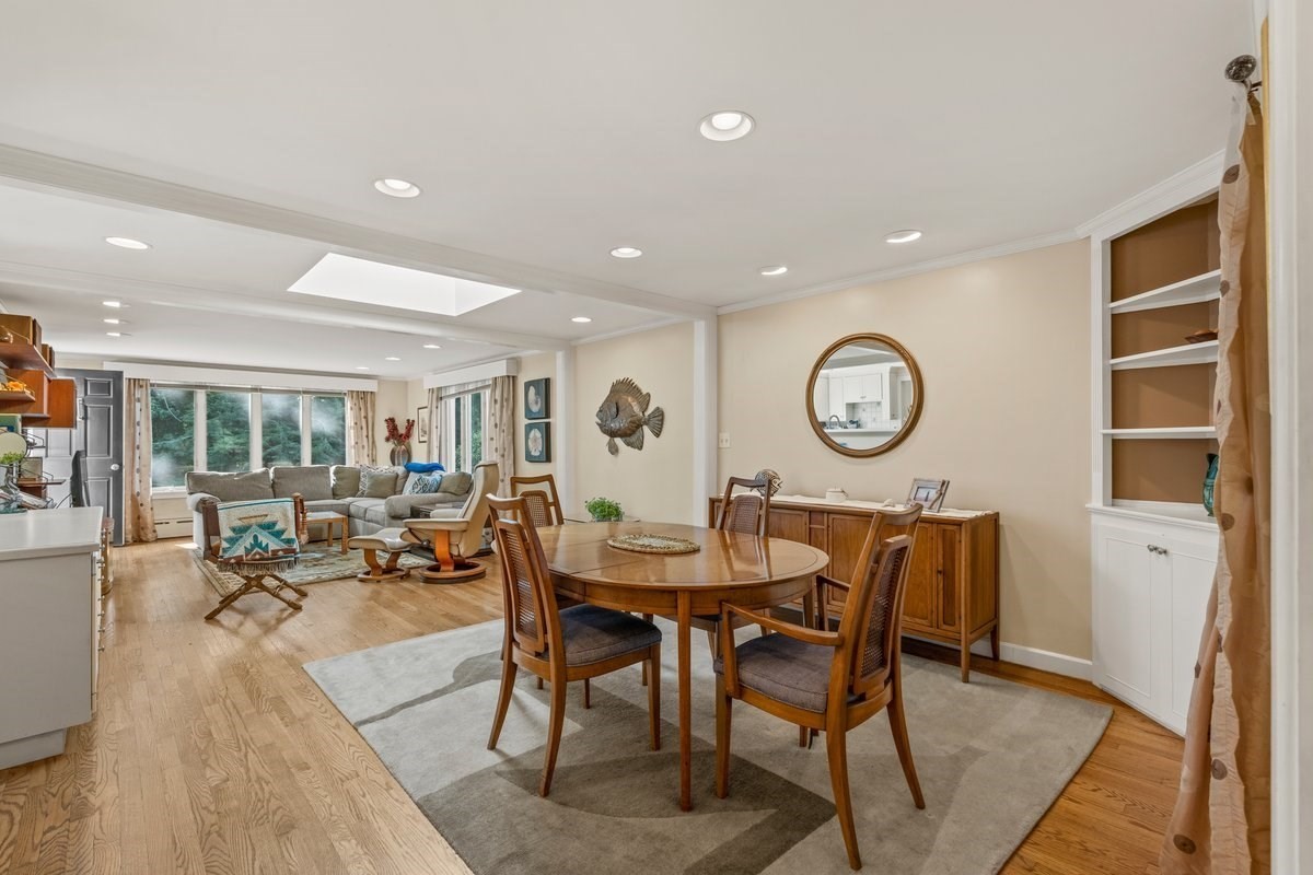 11 Cedar Lane