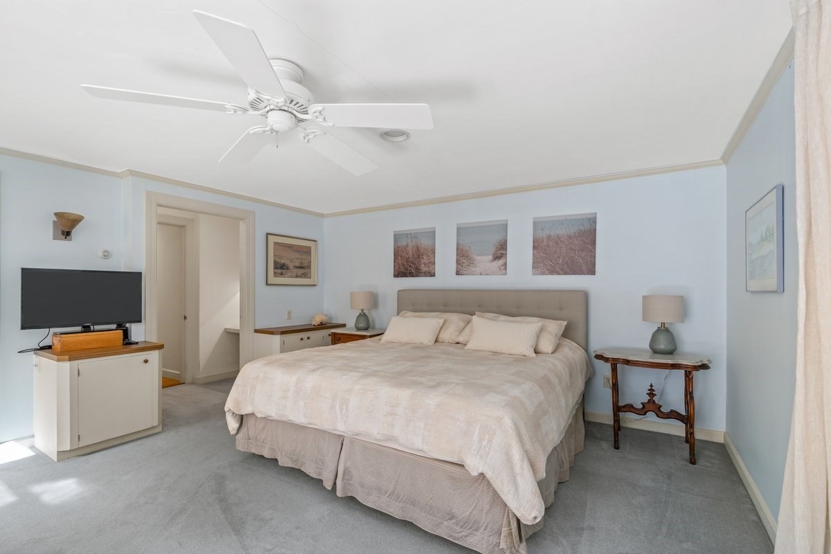 11 Cedar Lane