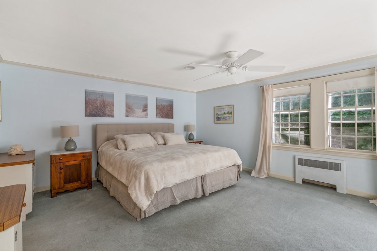 11 Cedar Lane