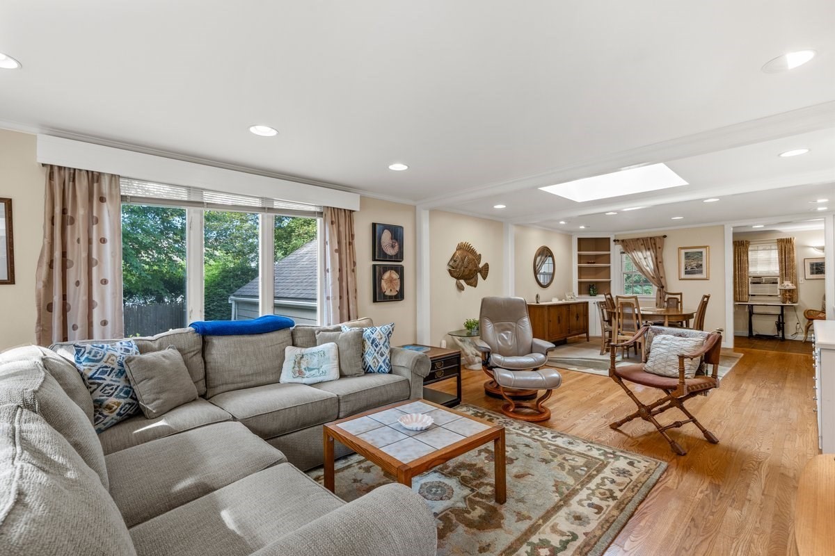 11 Cedar Lane
