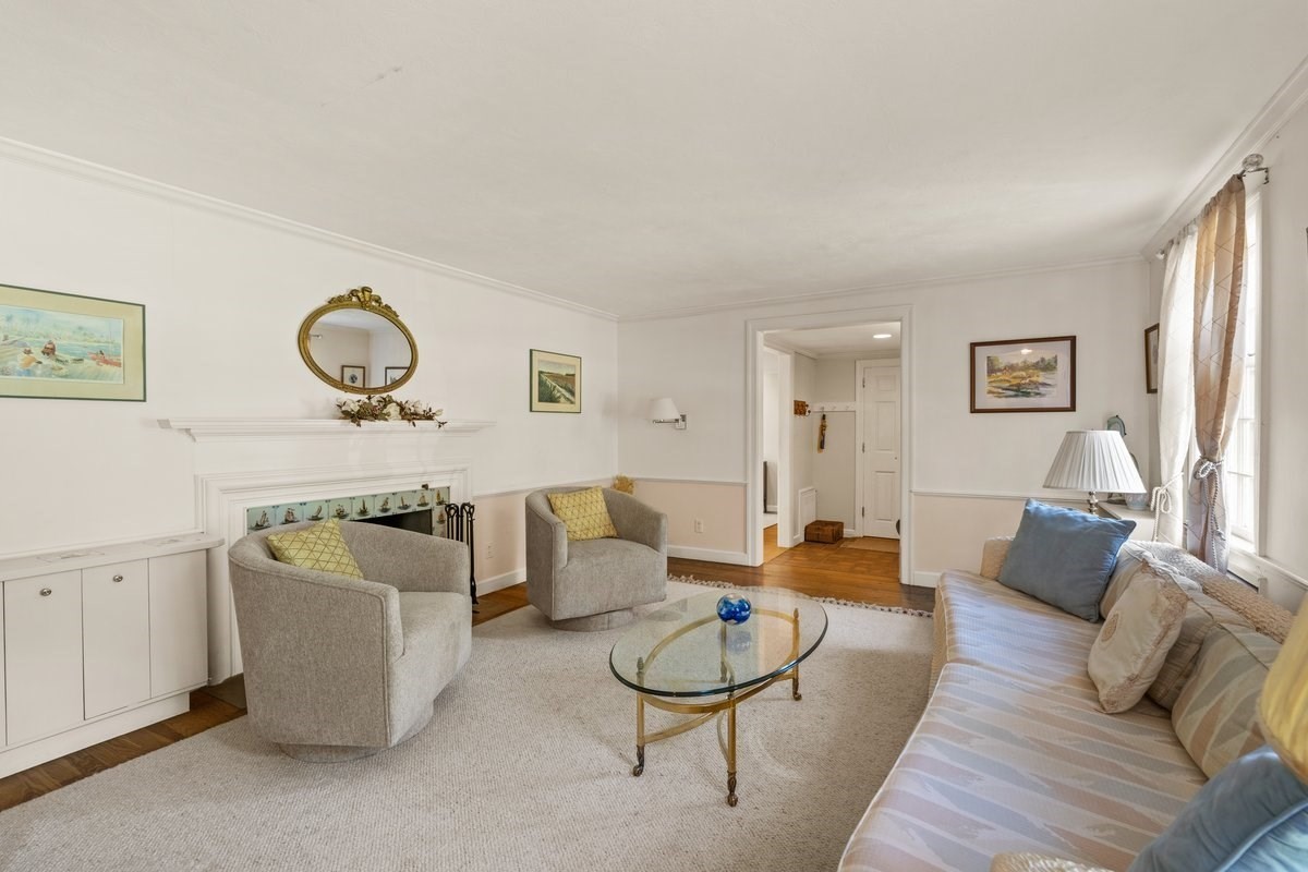 11 Cedar Lane
