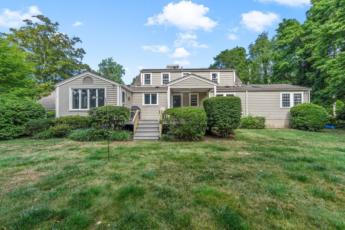 11 Cedar Lane