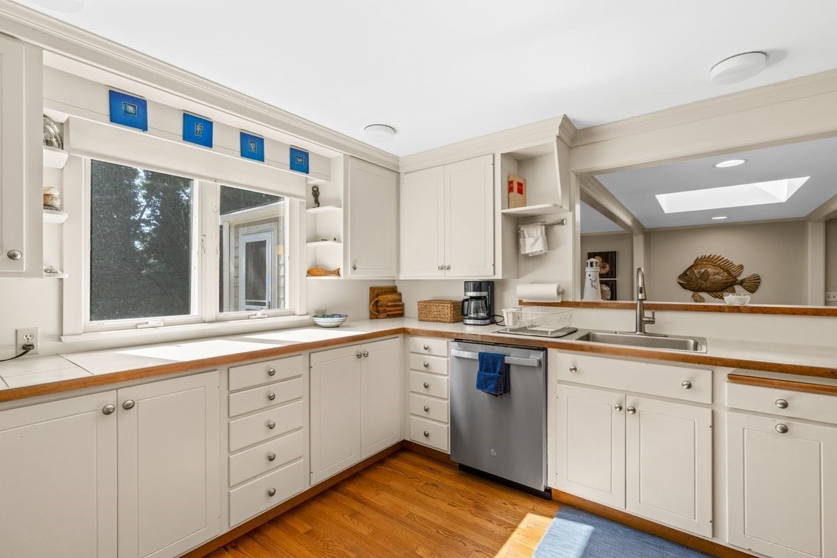 11 Cedar Lane