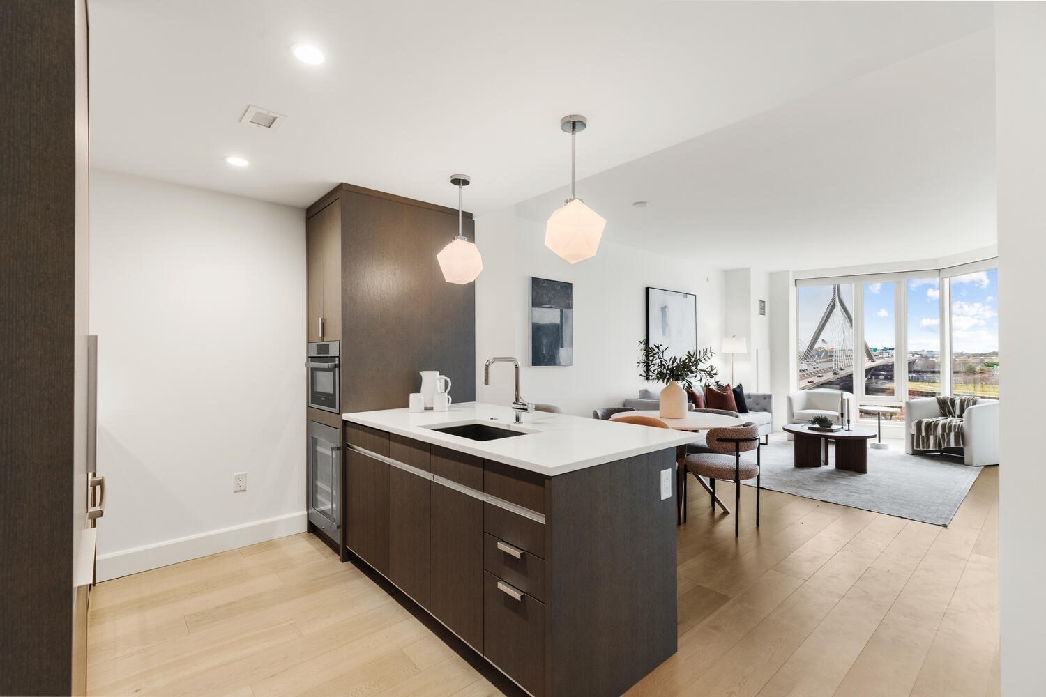 100 Lovejoy Wharf # H Unit: 8-H