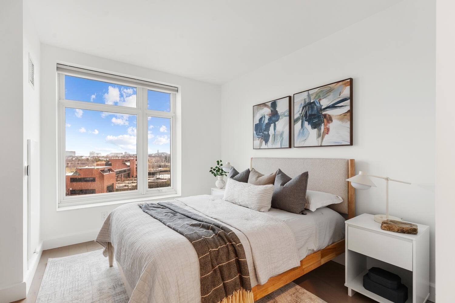 100 Lovejoy Wharf # H Unit: 8-H