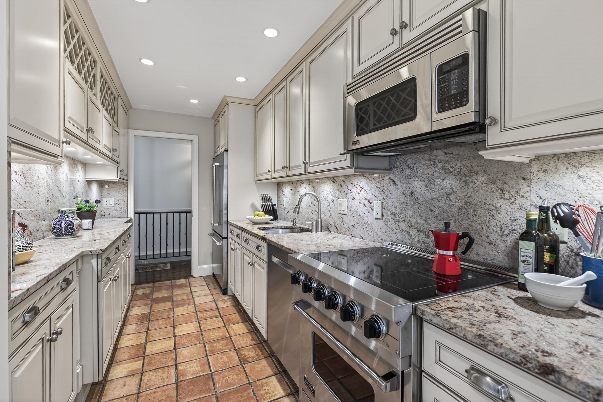 180 Marlborough St # 2