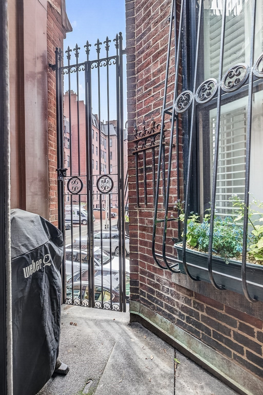 180 Marlborough St # 2