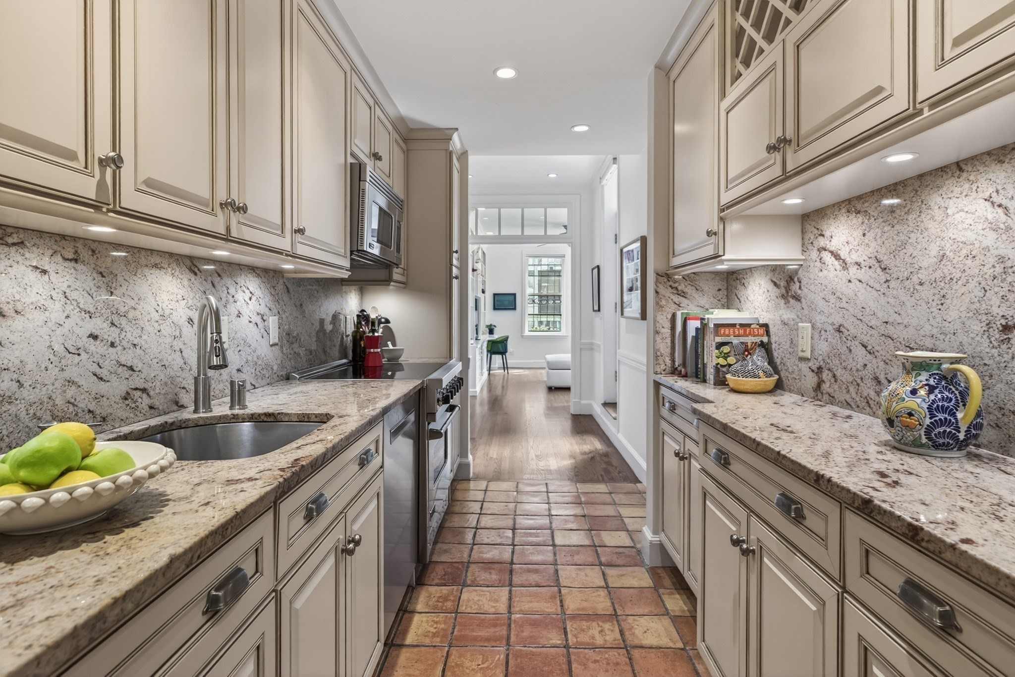 180 Marlborough St # 2