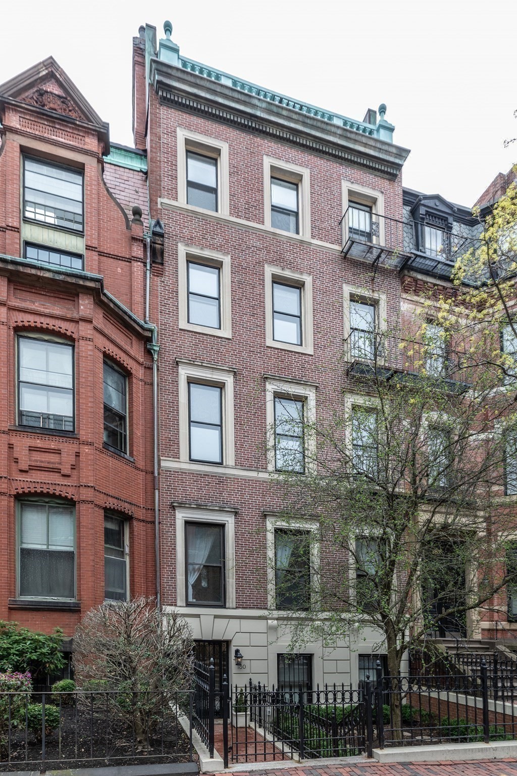 180 Marlborough St # 2