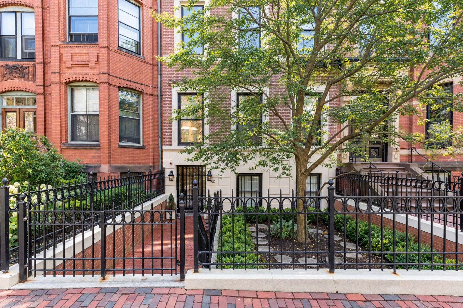 180 Marlborough St # 2
