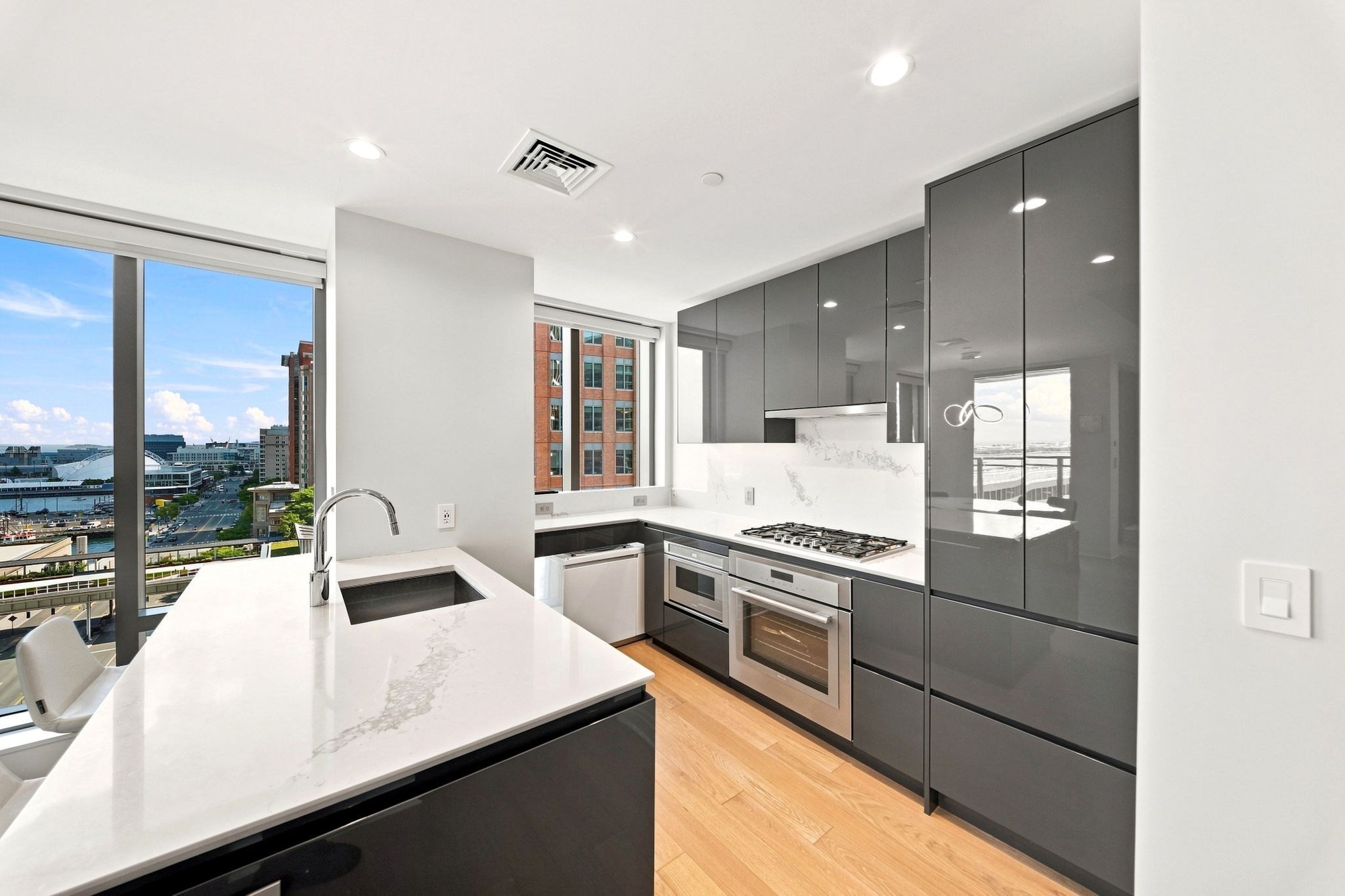 133 Seaport Blvd # 1122