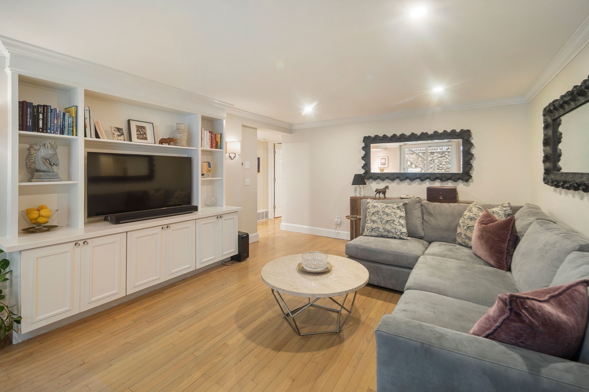 7 Concord Sq # 1