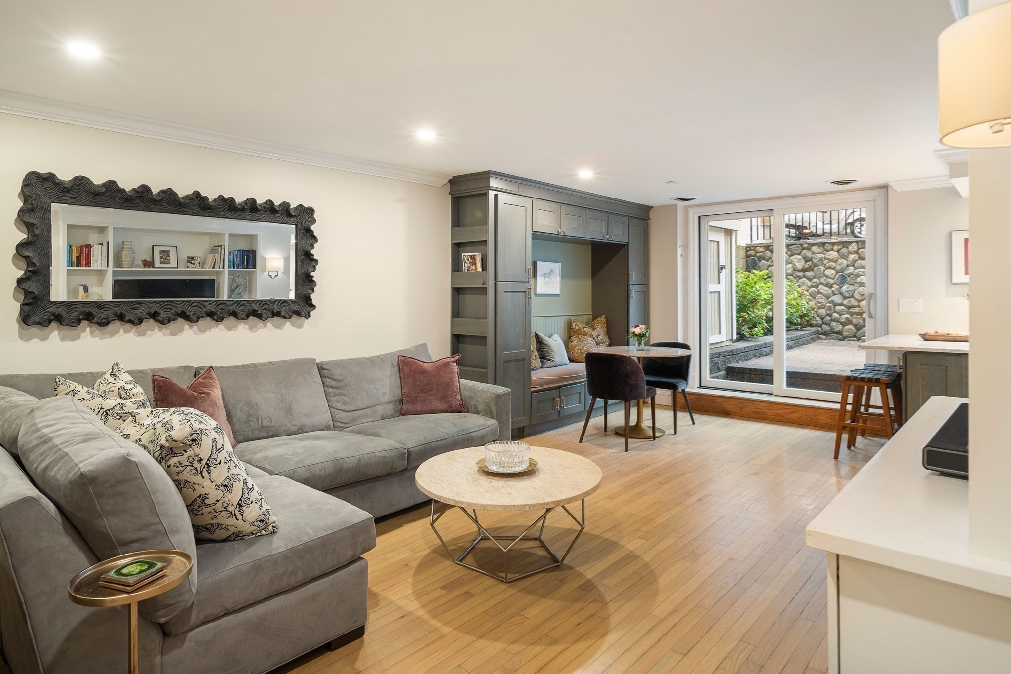 7 Concord Sq # 1