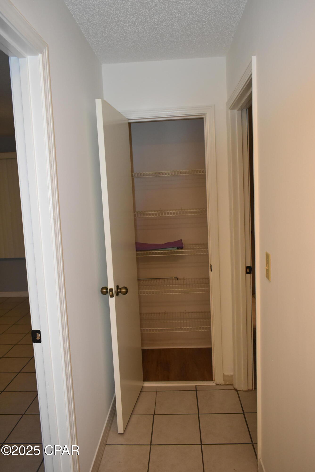 4043 Woodville Lane