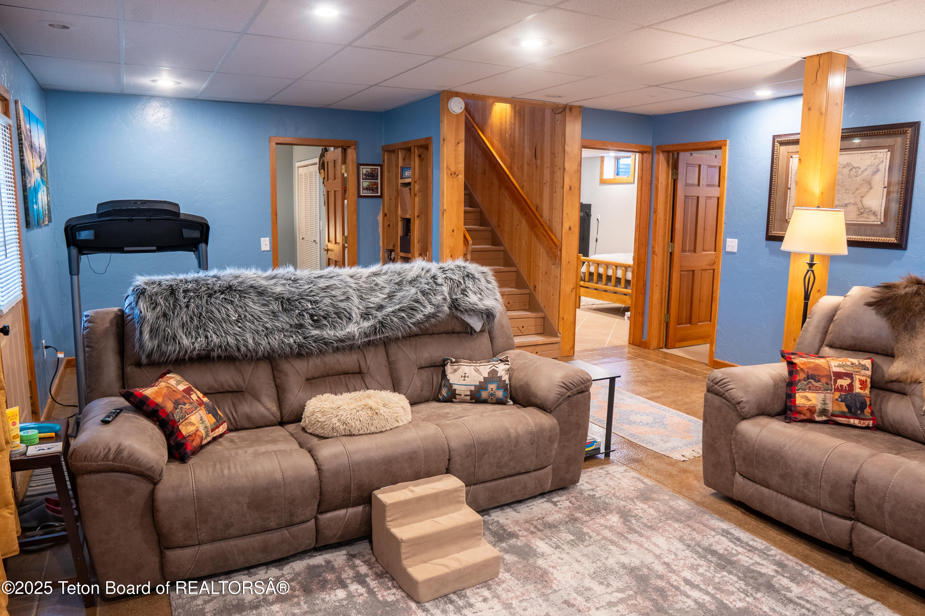 362 SNOWMOBILE Lane