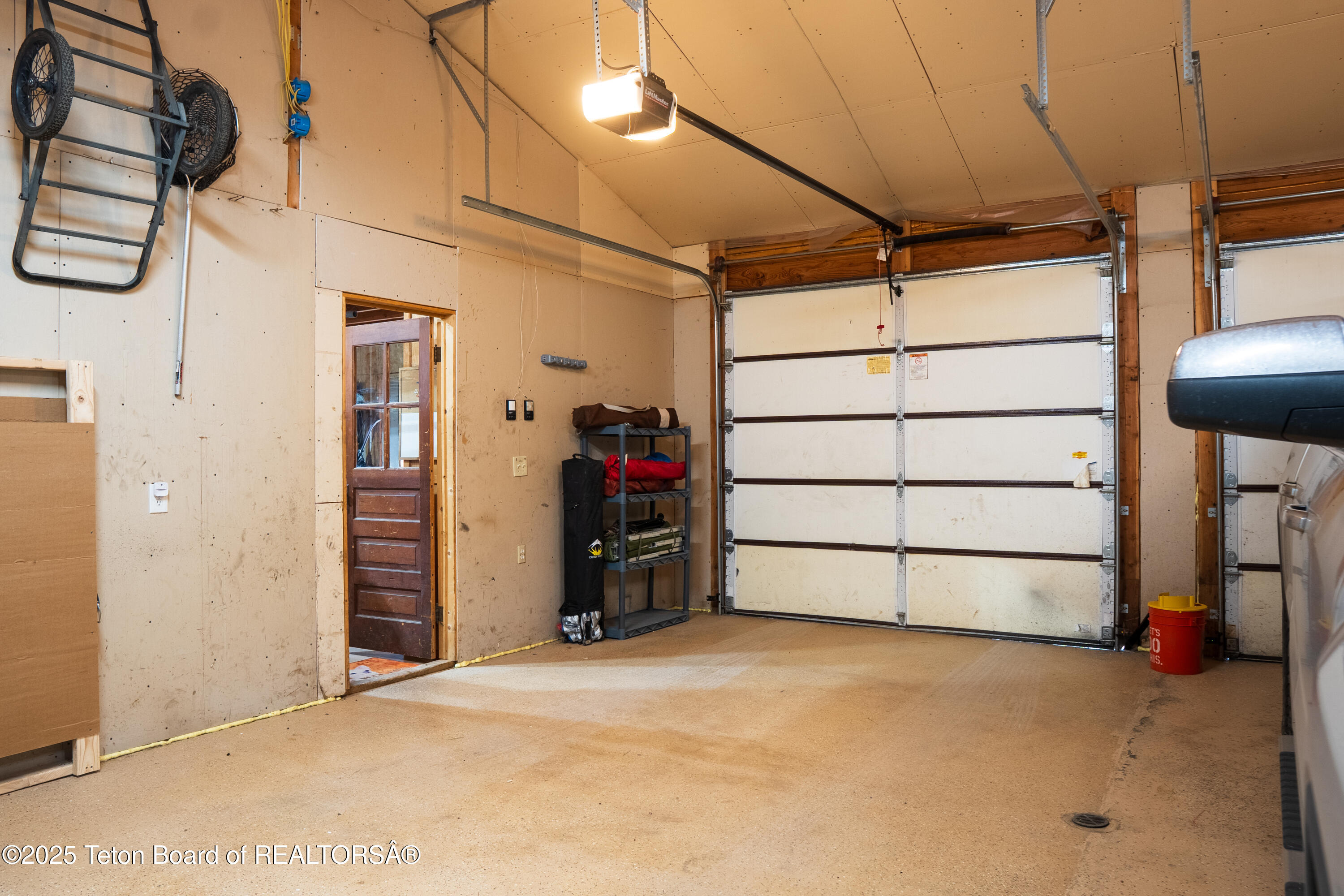 362 SNOWMOBILE Lane