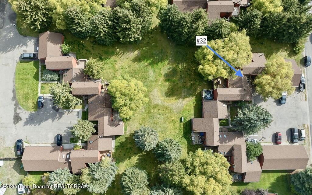 1055 MAPLE Way, 32