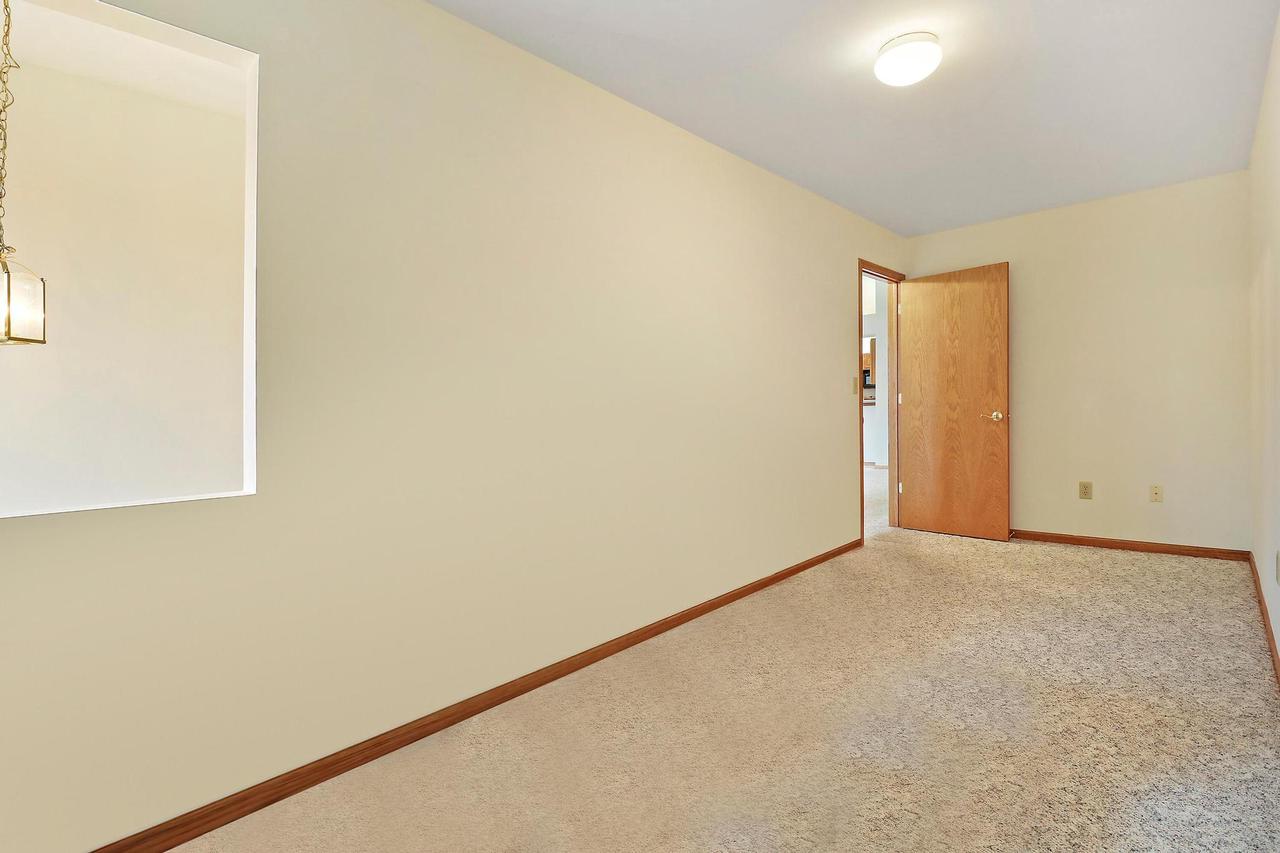 1276 Village Centre DR 6