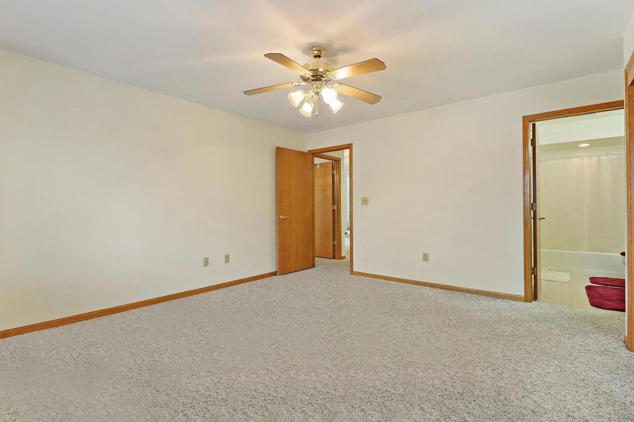 1276 Village Centre DR 6