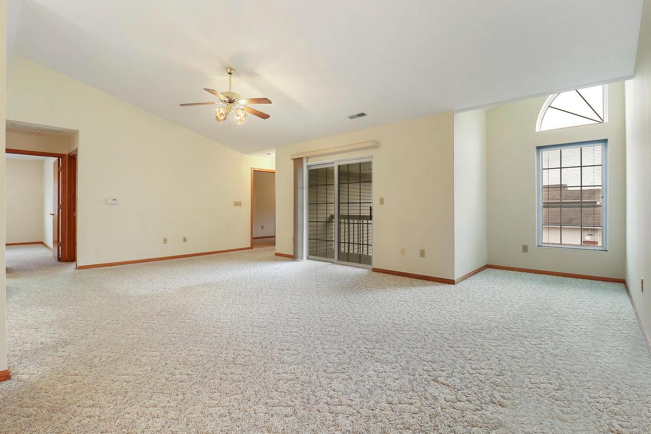 1276 Village Centre DR 6