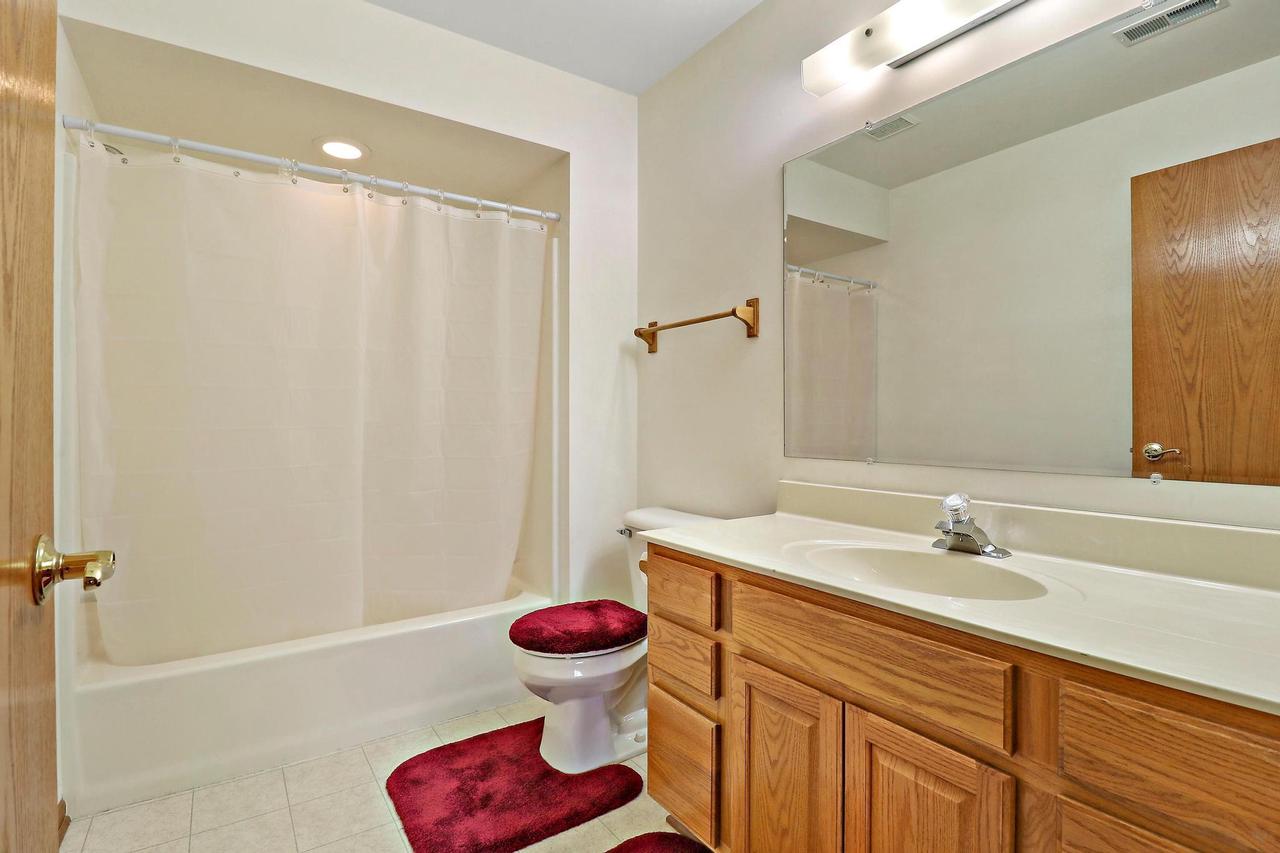 1276 Village Centre DR 6