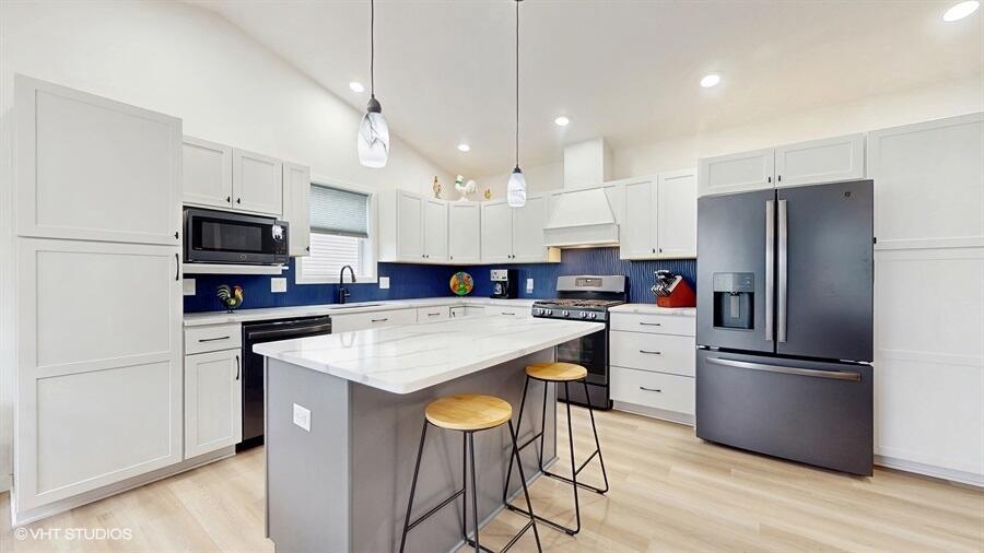 3465 Samson DRIVE