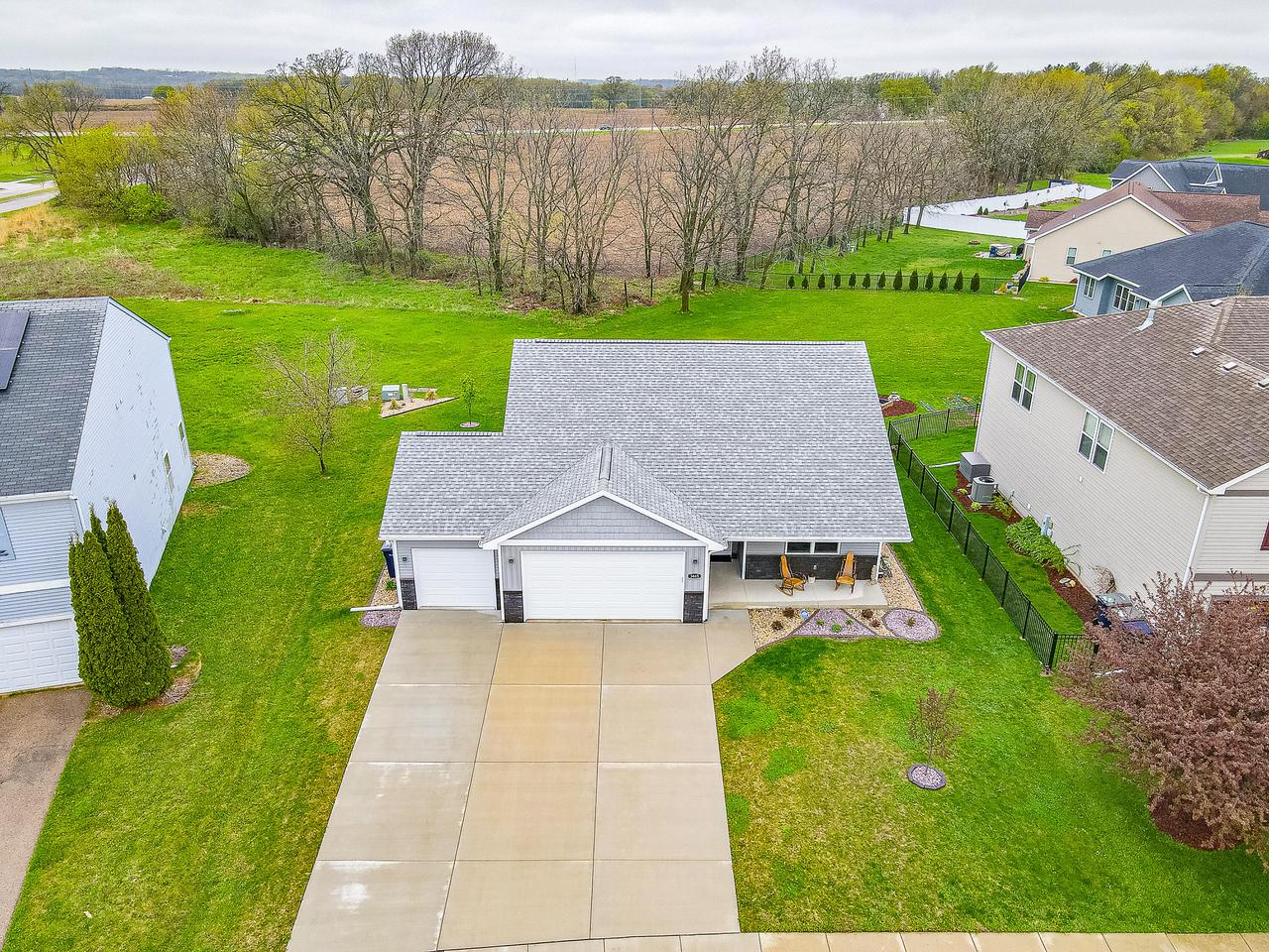 3465 Samson DRIVE