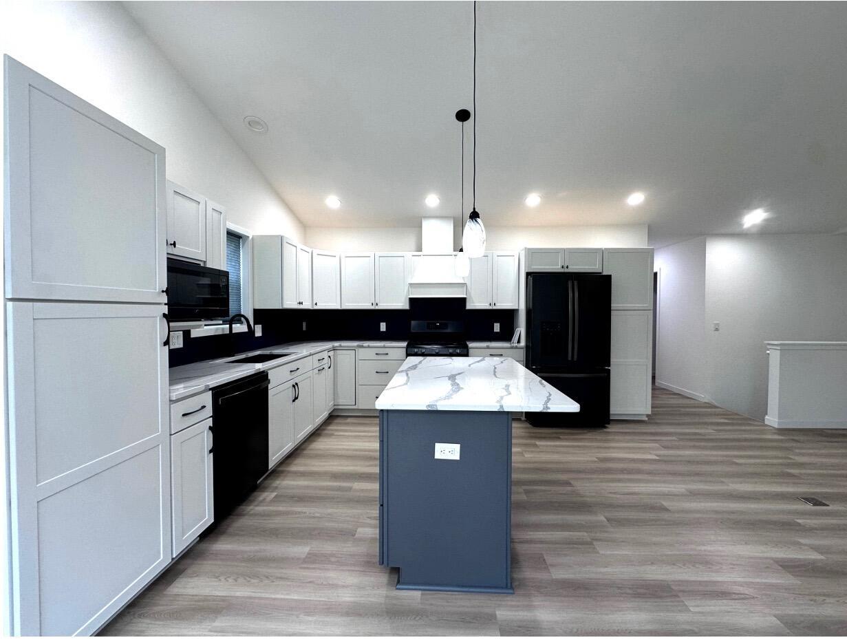 3465 Samson DRIVE