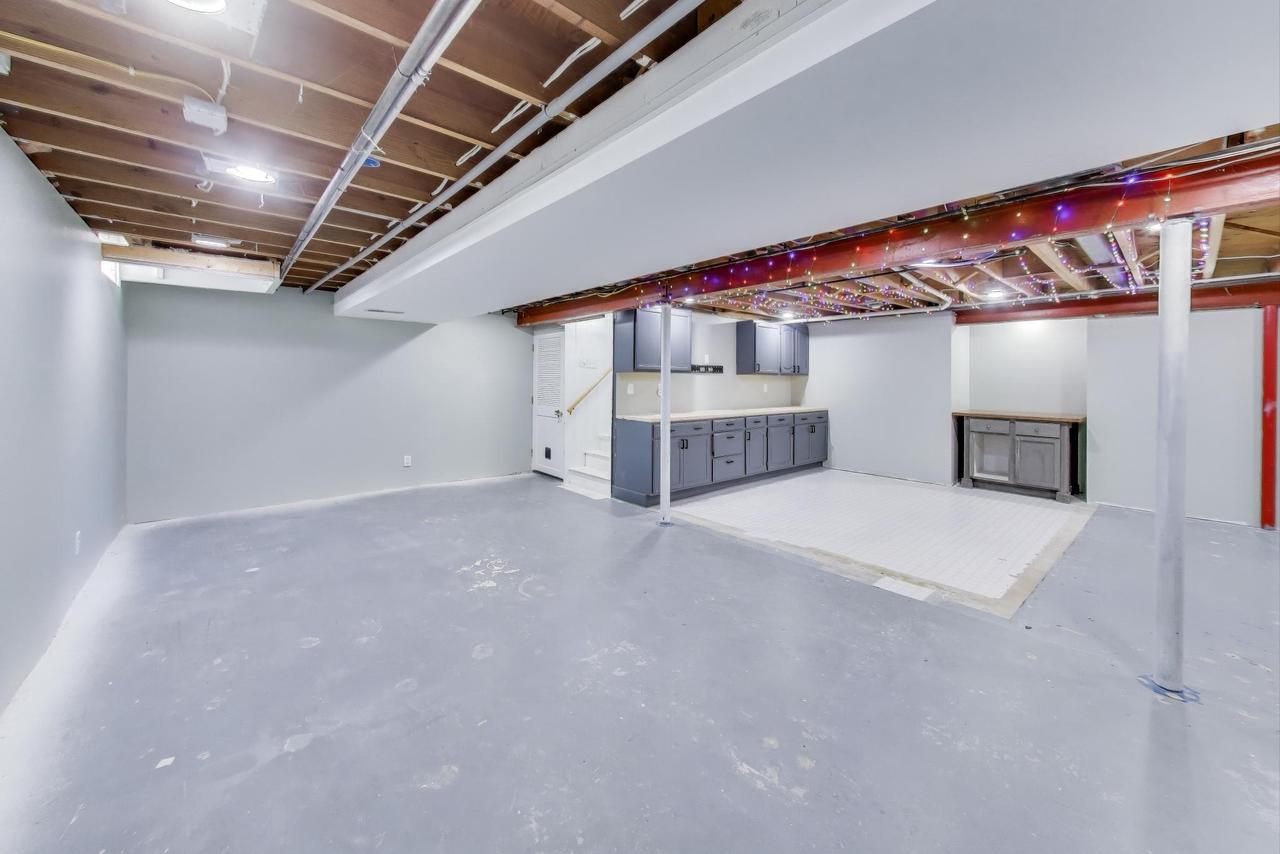 6120 Town Line ROAD