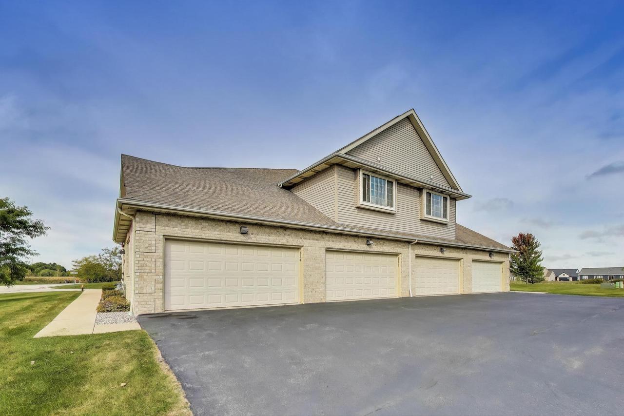 7136 Parkside LANE 122