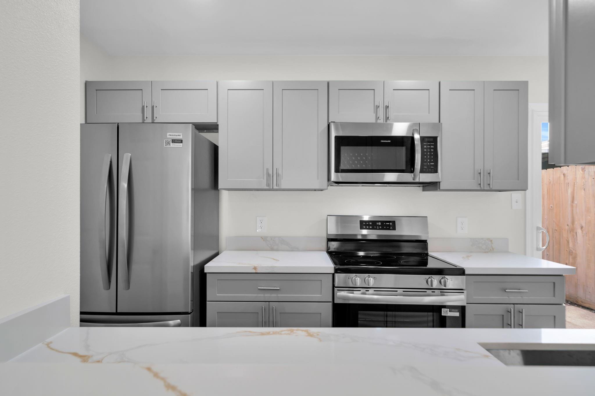 6111 Beverly Hill Street # 32