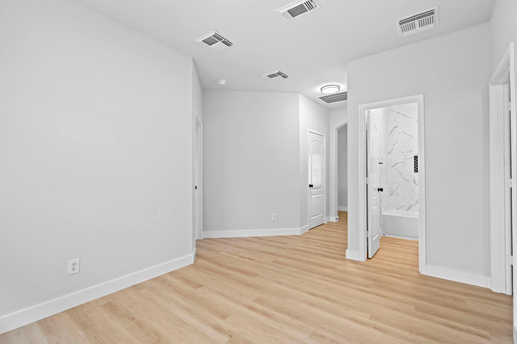5735 Brookhollow Pine Trail