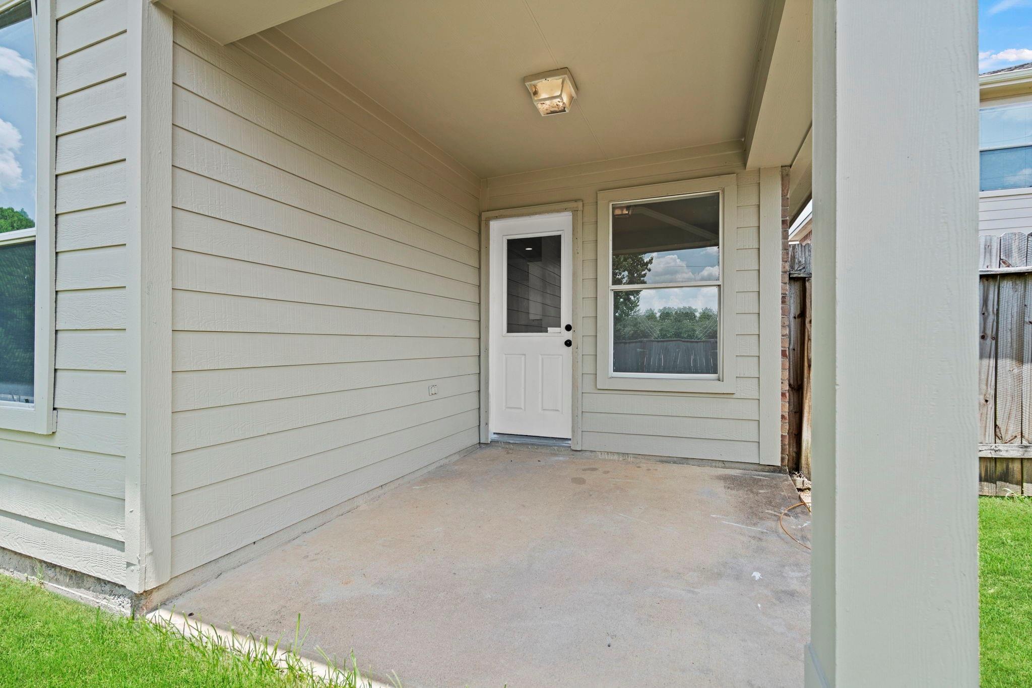 5735 Brookhollow Pine Trail