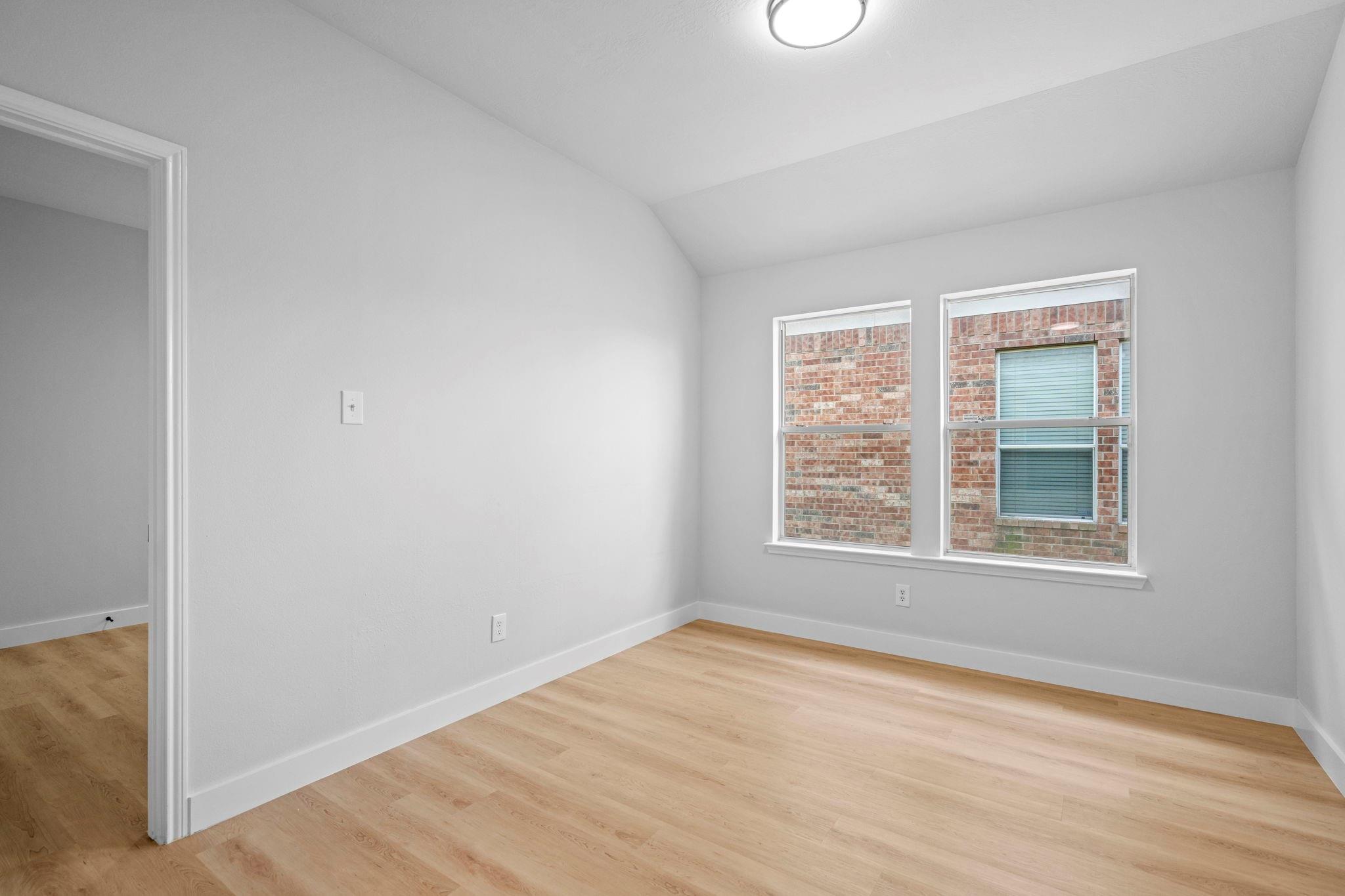 5735 Brookhollow Pine Trail