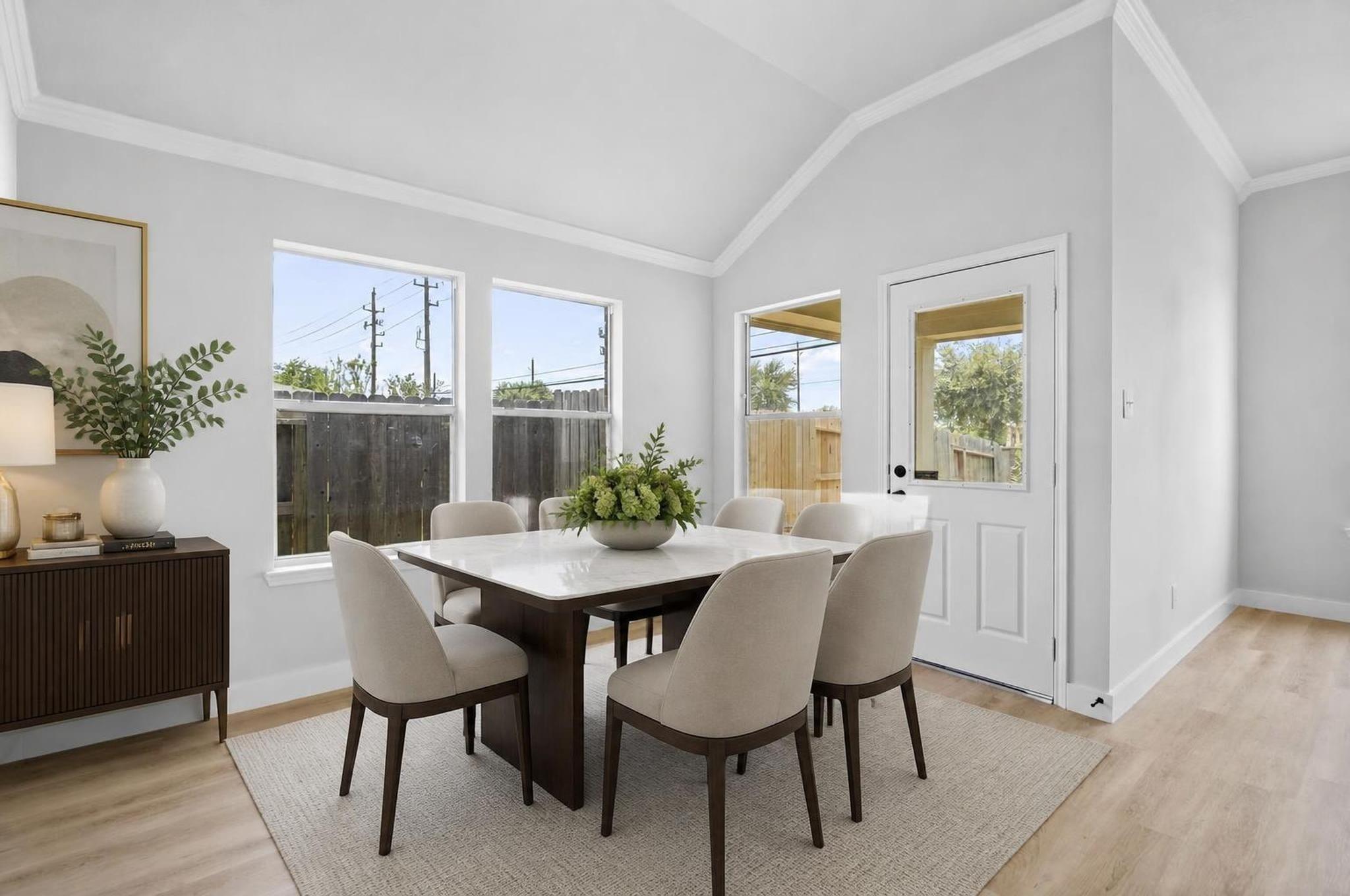 5735 Brookhollow Pine Trail