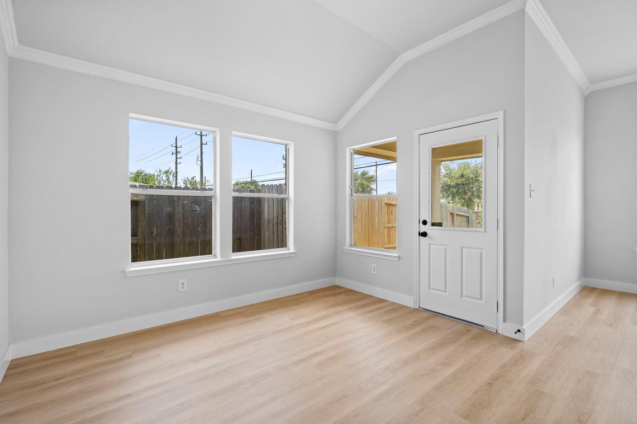 5735 Brookhollow Pine Trail