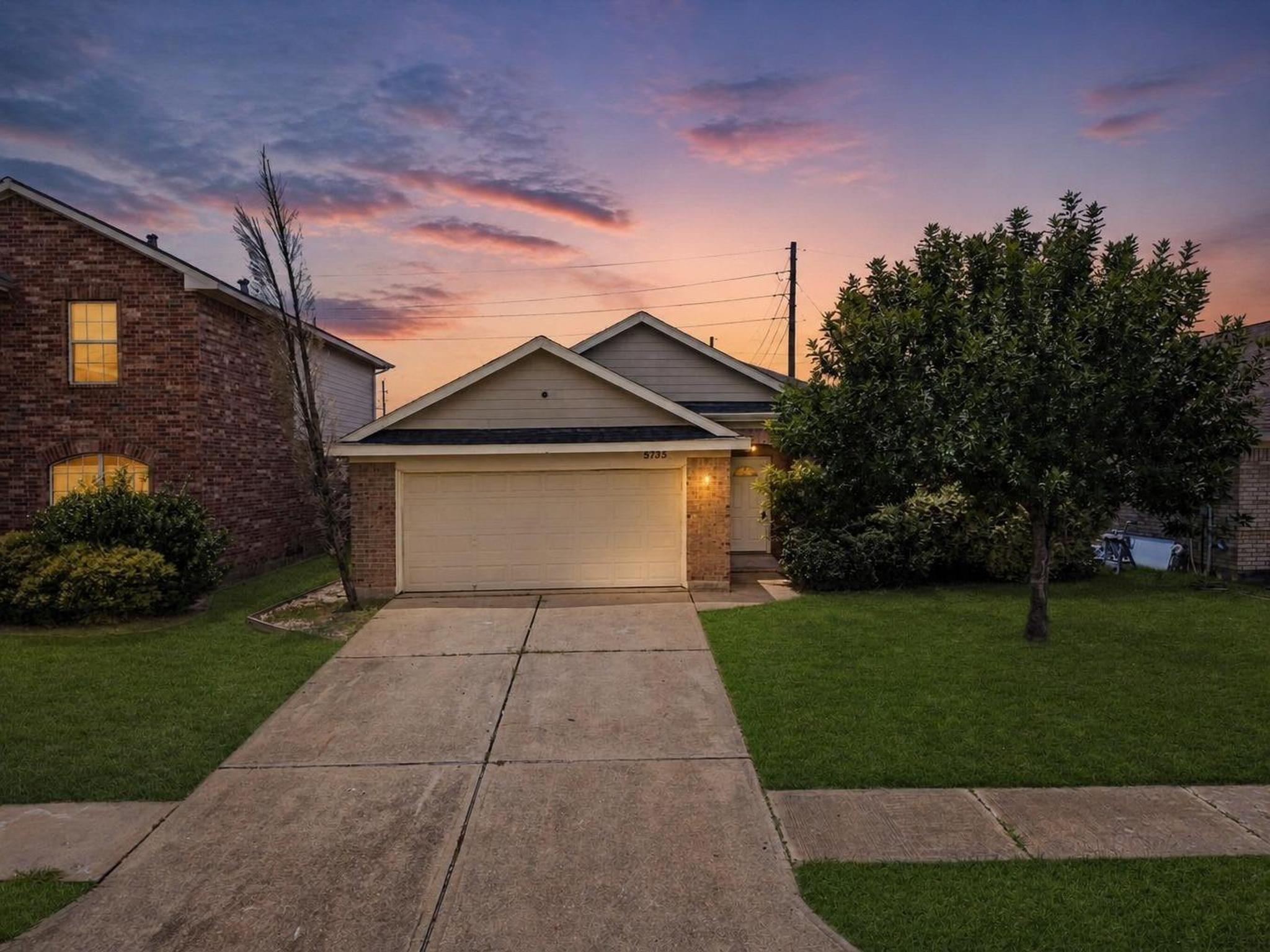 5735 Brookhollow Pine Trail