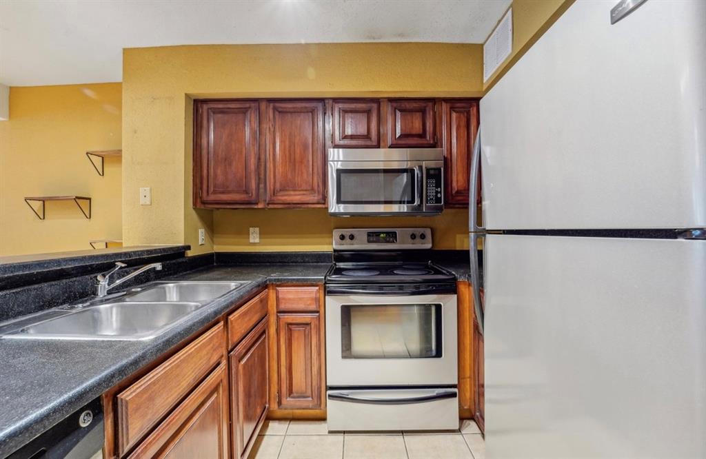 2425 Holly Hall Street # 120 Unit: I-120