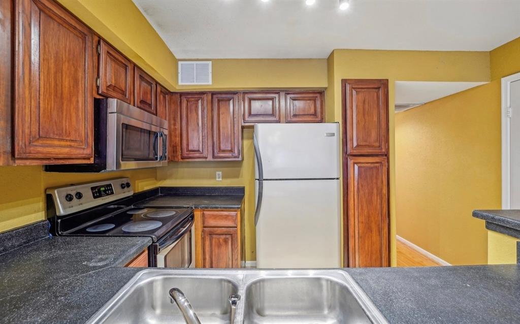 2425 Holly Hall Street # 120 Unit: I-120