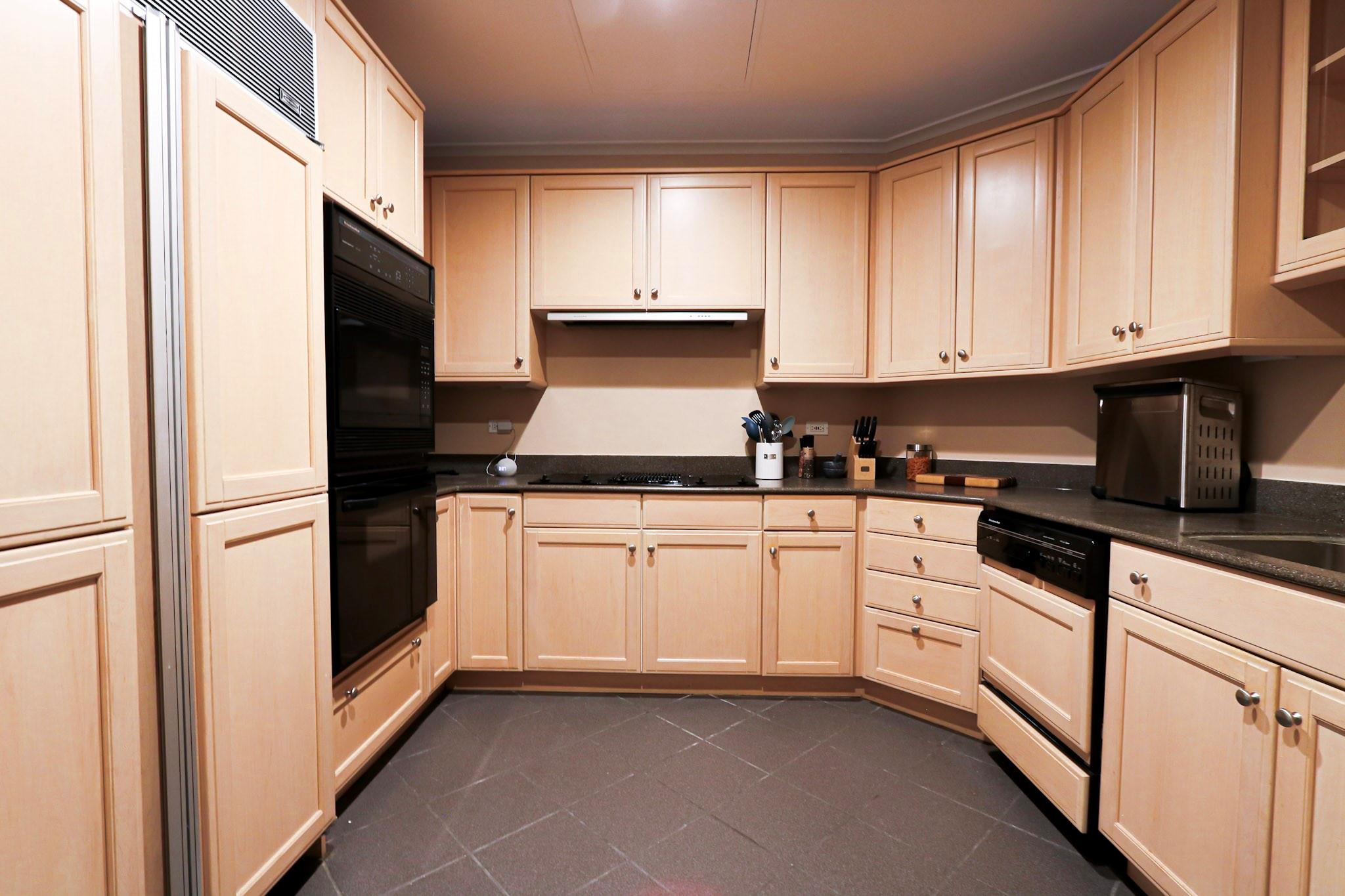 2016 Main Street # 2 Unit: PH 2