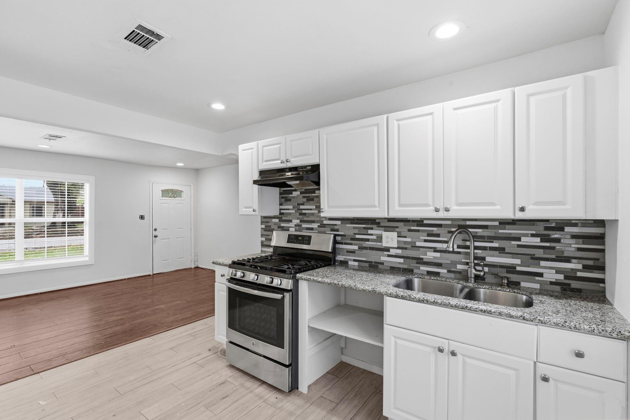 3325 Mccrarey Drive