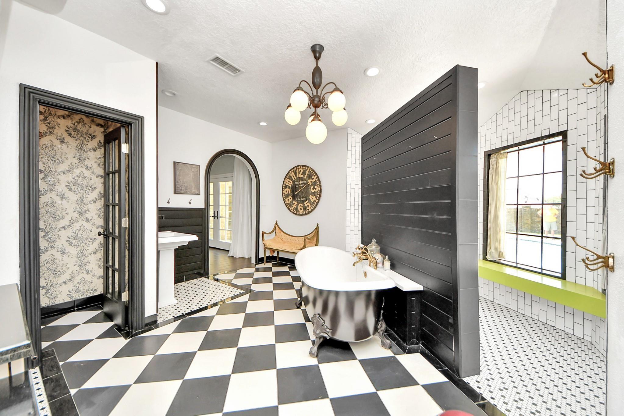2310 Canterbury Court
