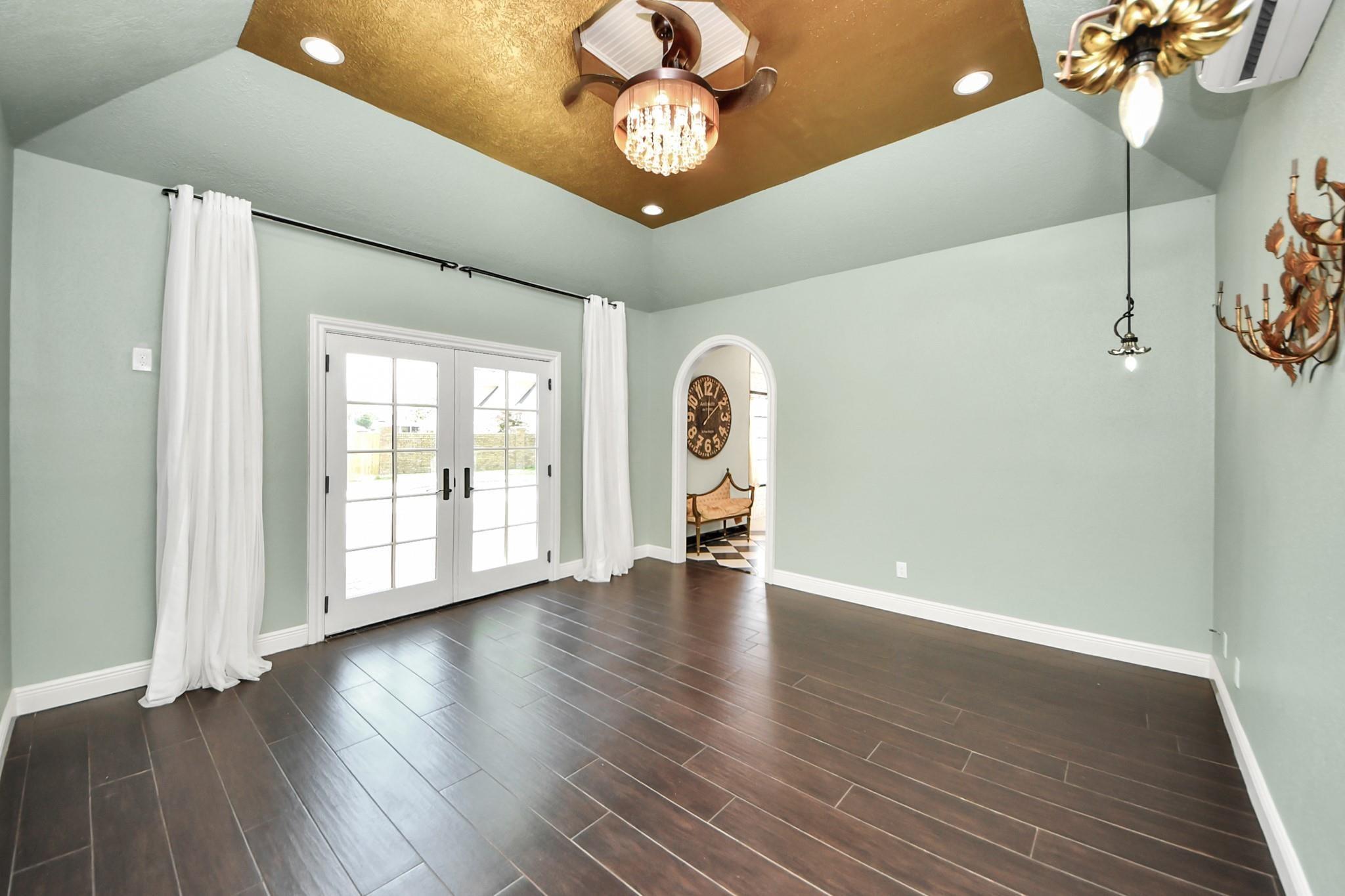 2310 Canterbury Court