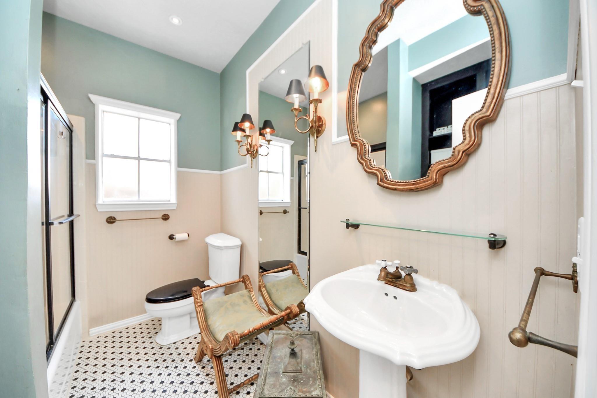2310 Canterbury Court