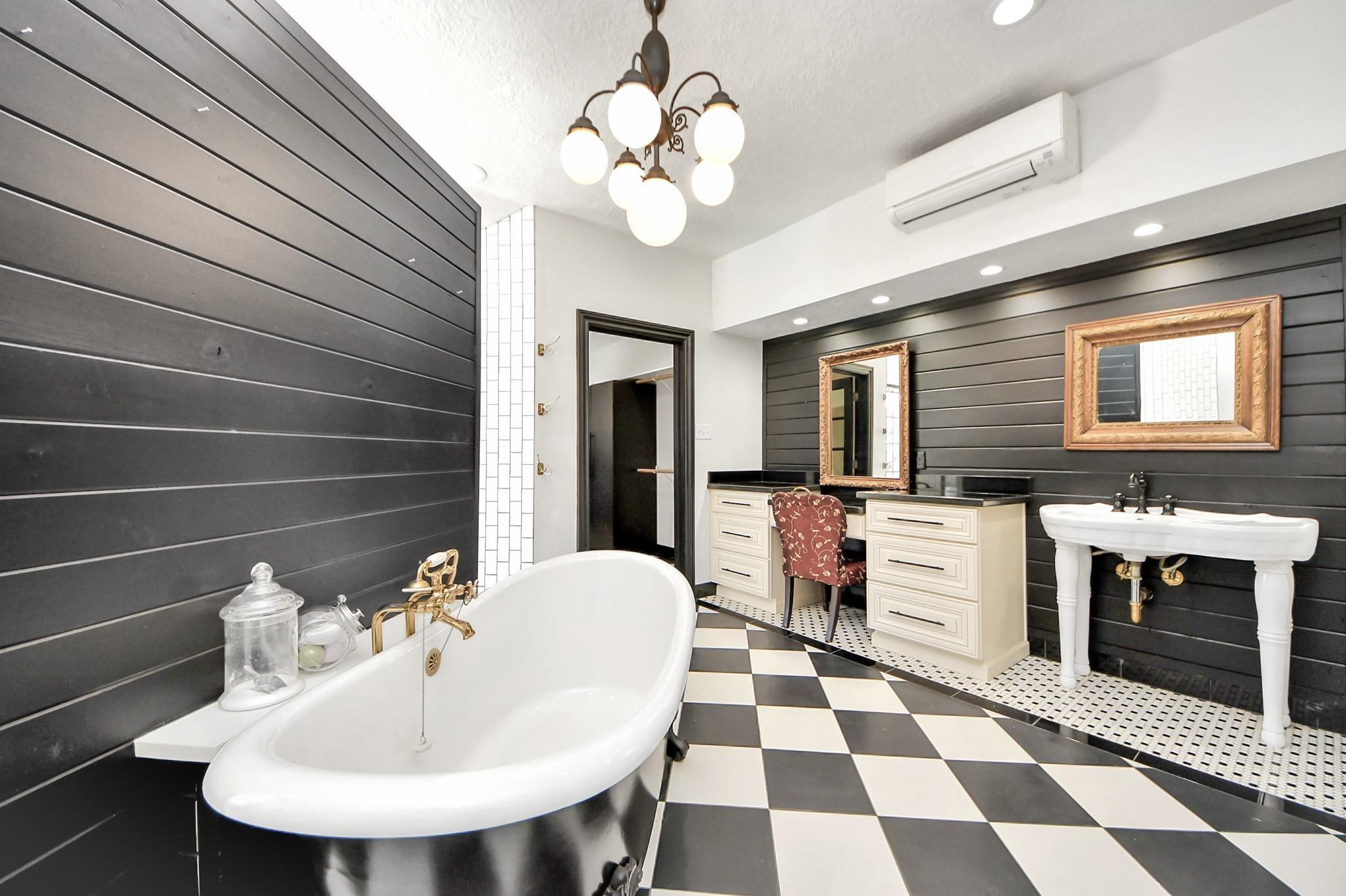 2310 Canterbury Court