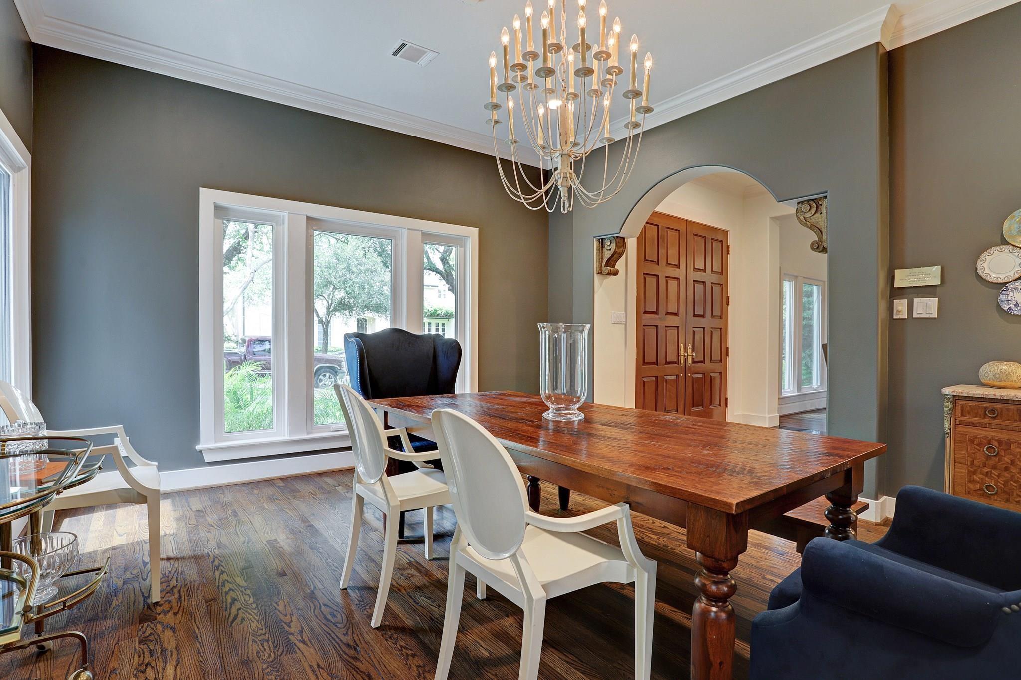 3779 Robinhood Street