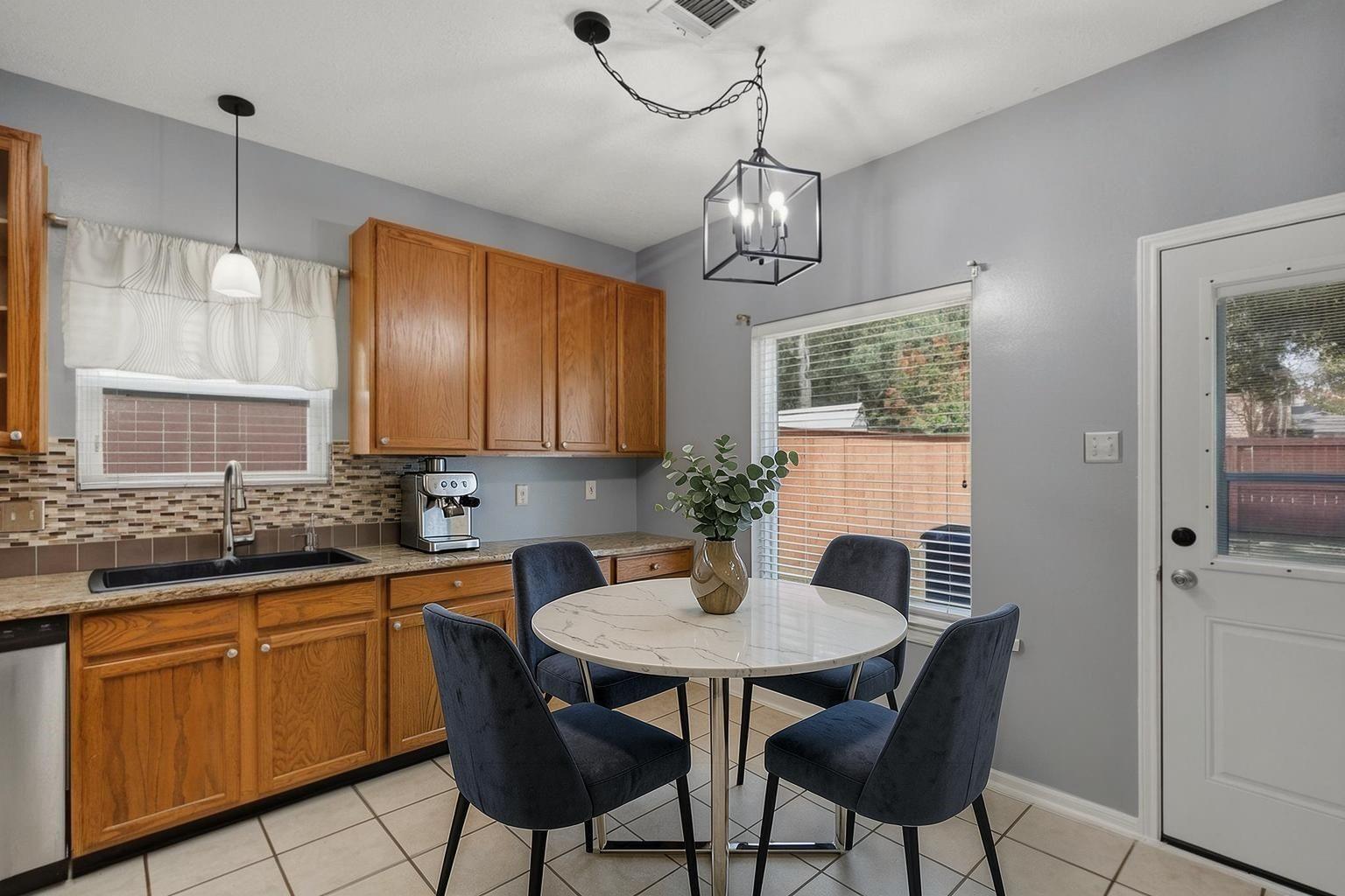 2827 Cottonwood Walk Court
