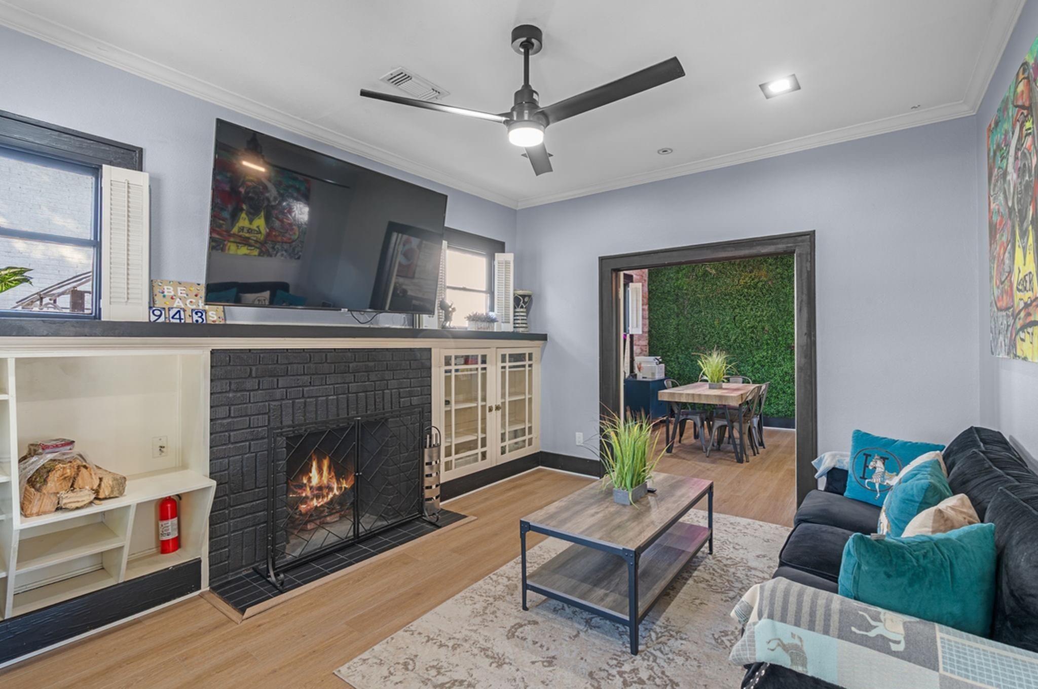943 Pecore Street