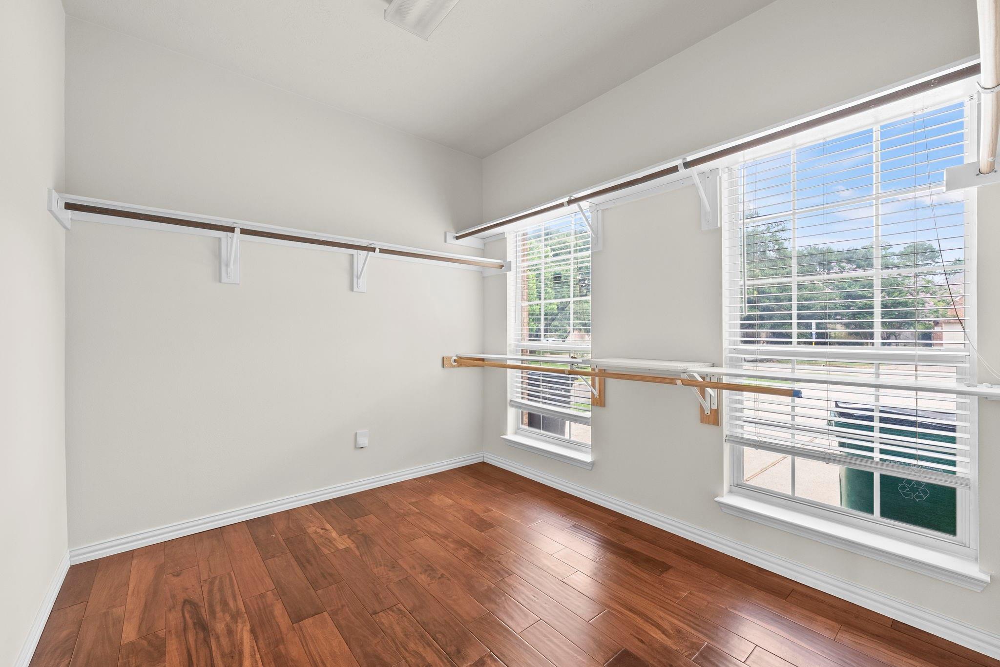 5526 Darschelle Drive